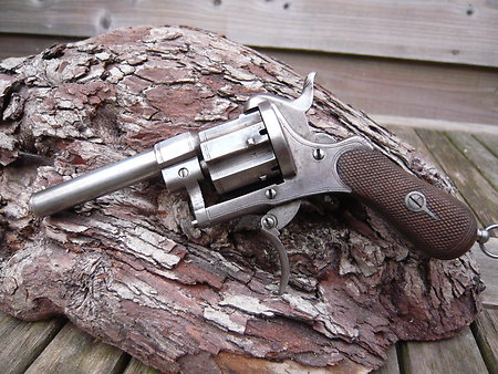 Derringer,Pepper box, pinfire and revolvers. Pf1